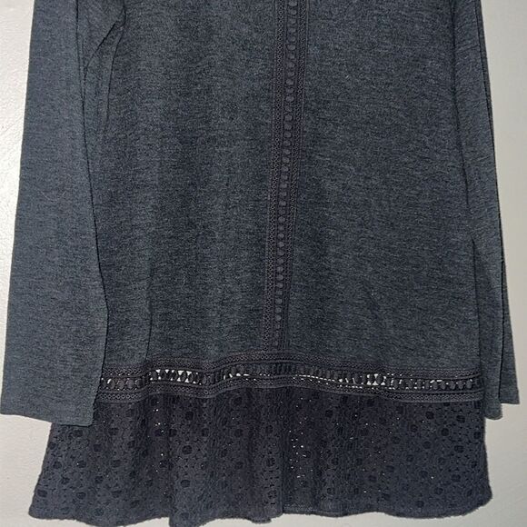 Soft surroundings gray crocheted tunic length top size medium - Picture 3 of 8